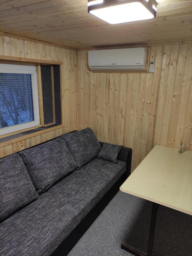Mobilni Dum Villa Dolni Dvoriste Luaran gambar