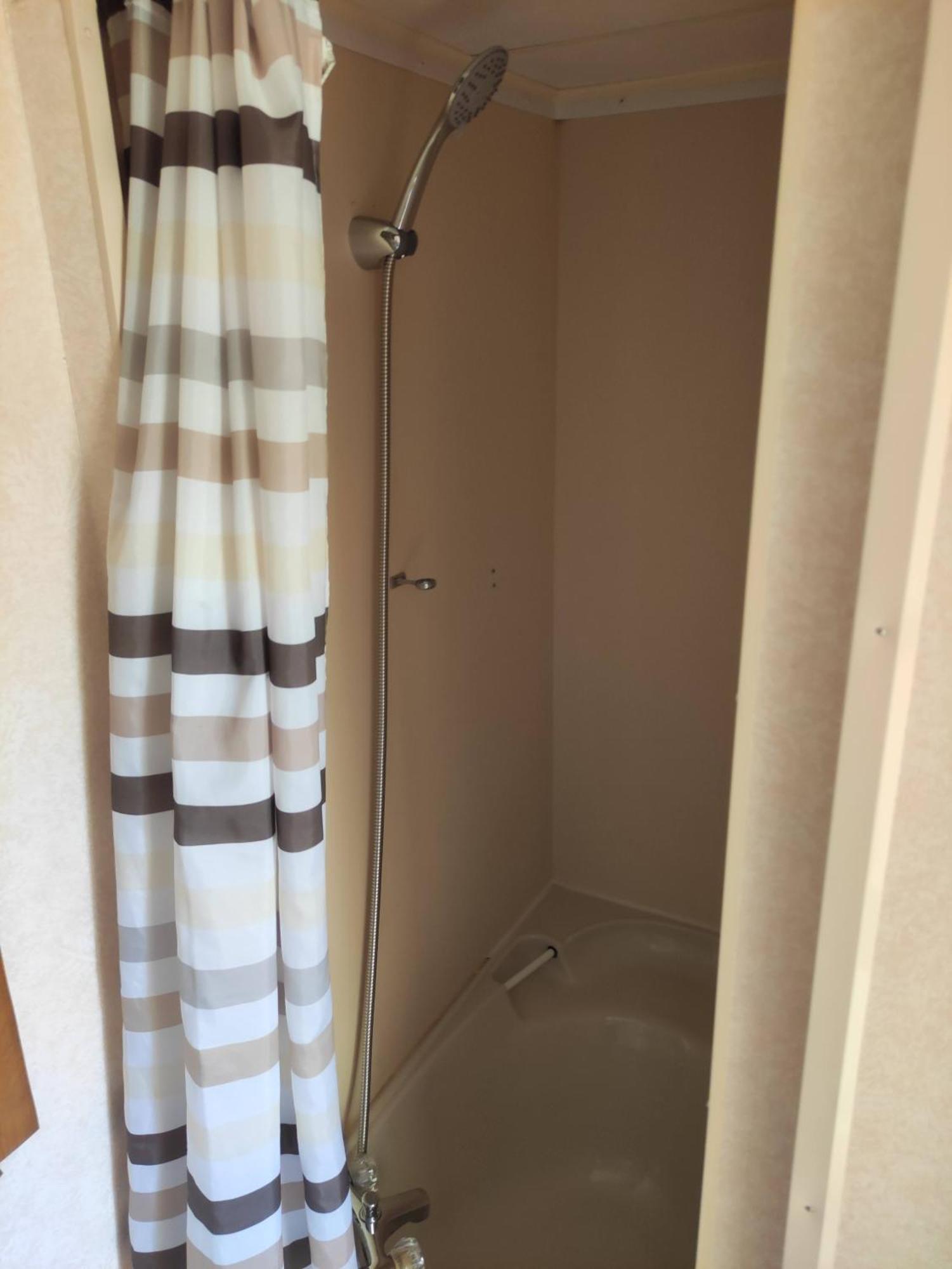 Mobilni Dum Villa Dolni Dvoriste Luaran gambar
